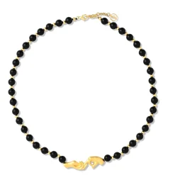 Les Mains Necklace